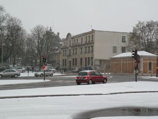  neige sur la place jean Moulin